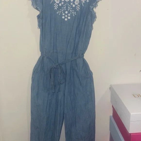 Blue Vince Camuto jumpsuit. - Picture 2 of 5